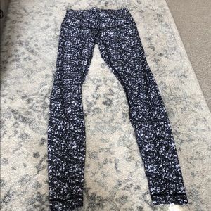 Black and white ankle length leggings